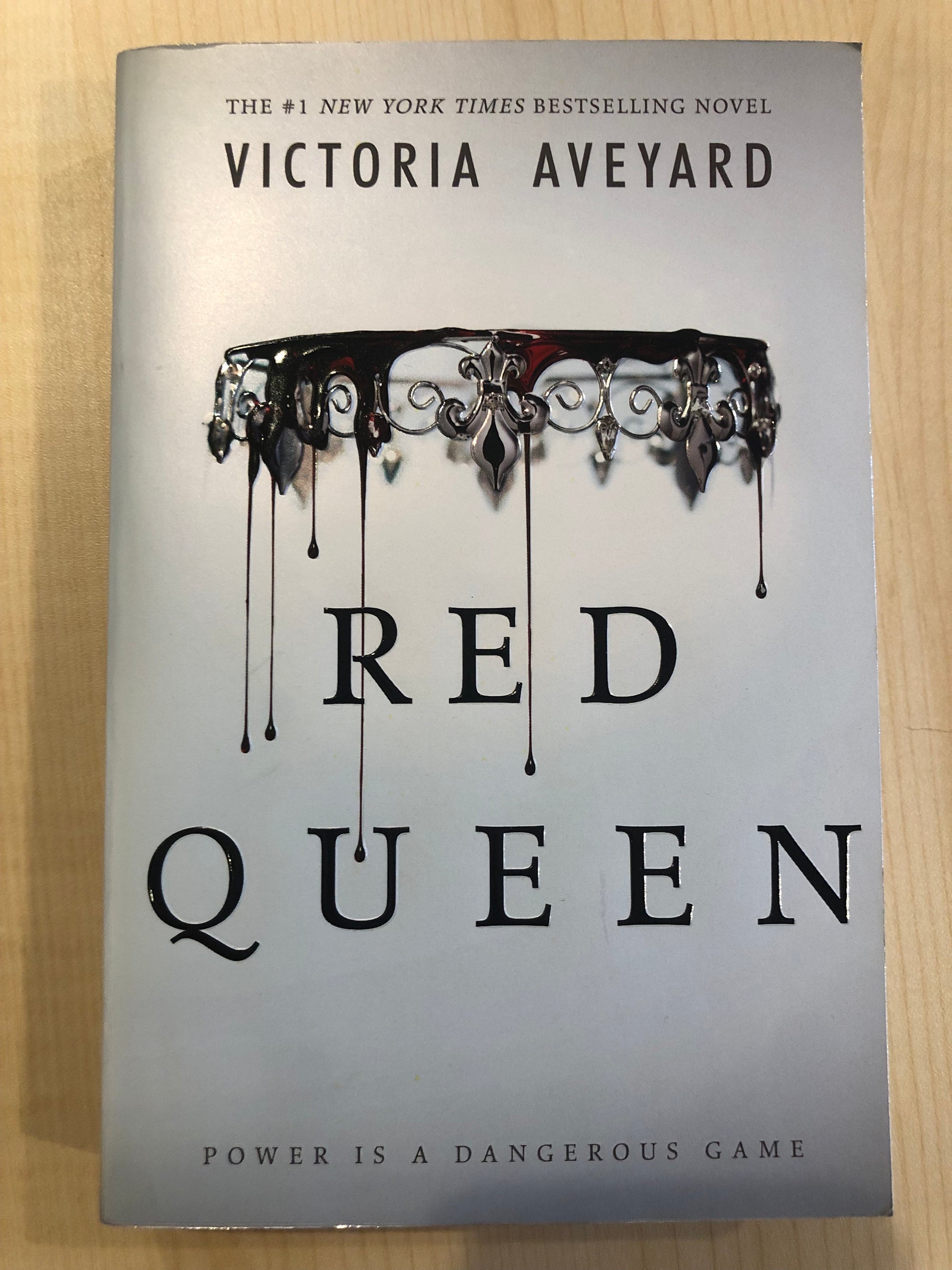 Red Queen : Victoria Aveyard